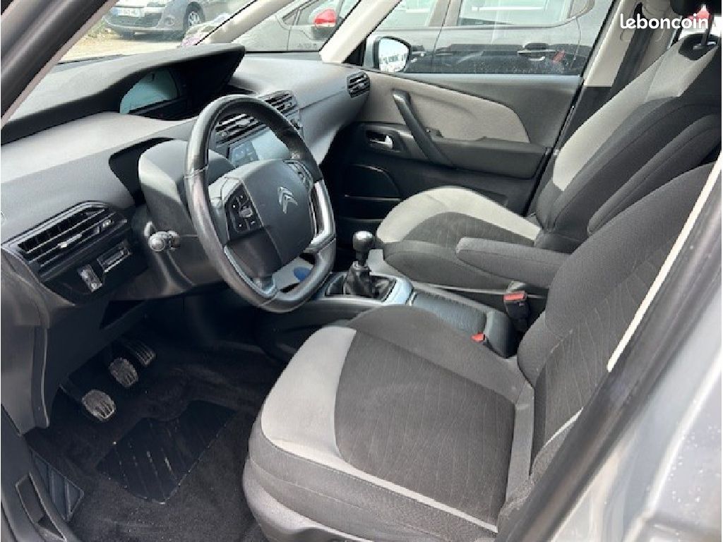Citroën C4 Picasso PureTech 110 SetS Attraction (image 8)