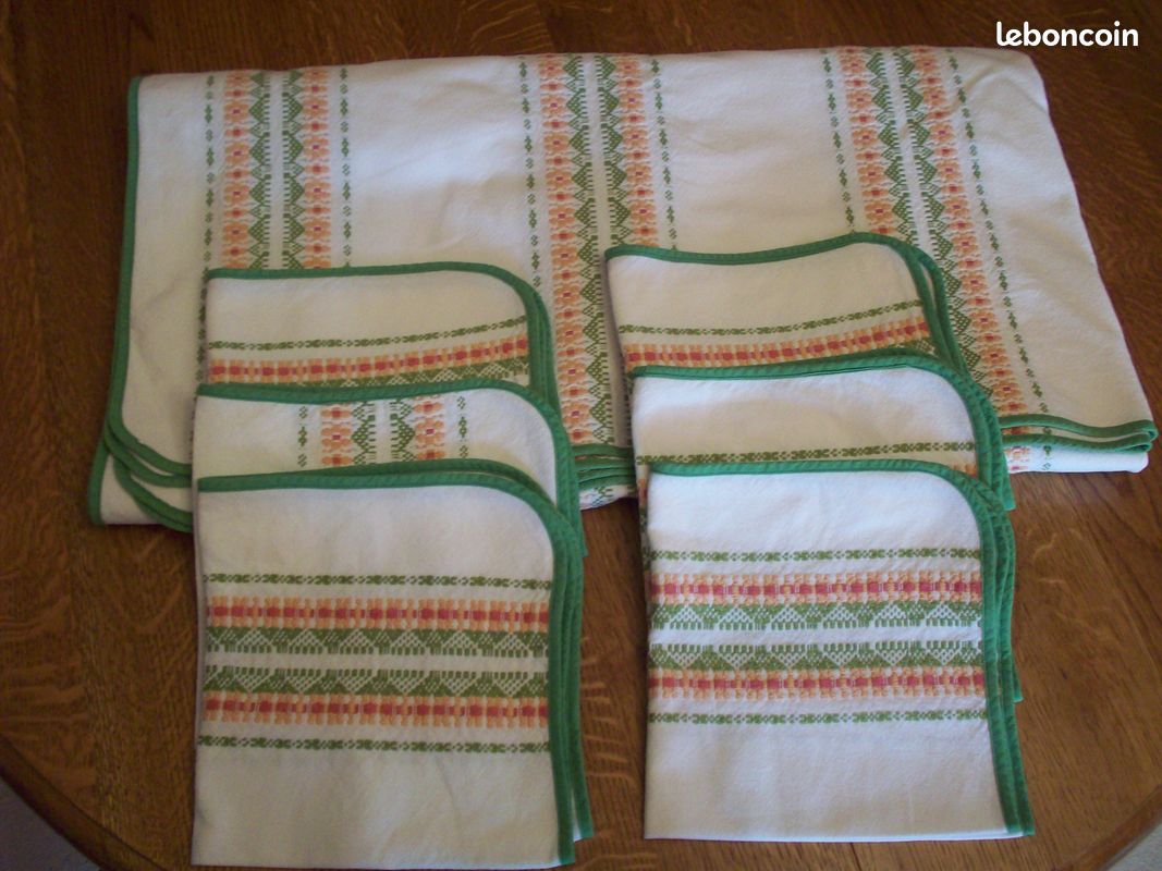Lot De 3 Tissus Assortis Vintage Fleuris En Coton - Pour Nappe Et Serviettes - Neuf