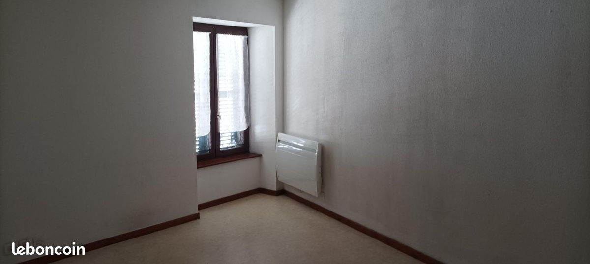 Appartement 1 pièce 19 m² · à Champagnole · 19 m² · 276 €