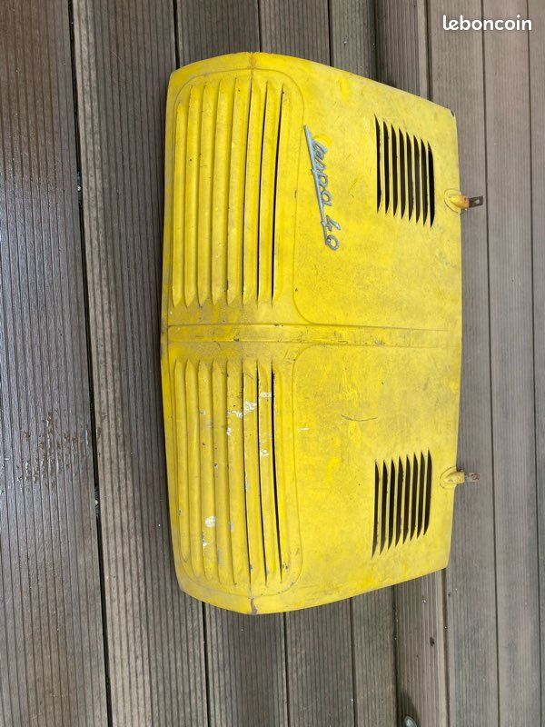 VESPA 400 capot moteur arrière (image 1)