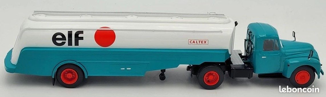 Lot de 2 véhicules utilitaires Citroën 1/43 Altaya, sous blister, DS et Tube