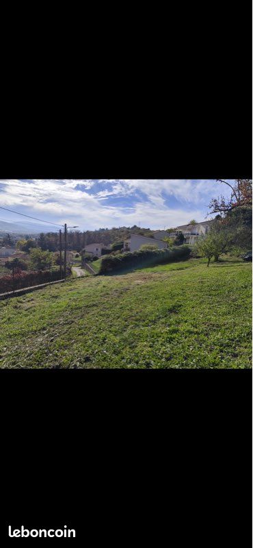 Terrain constructible · à La Grand-Croix · 89 000 €