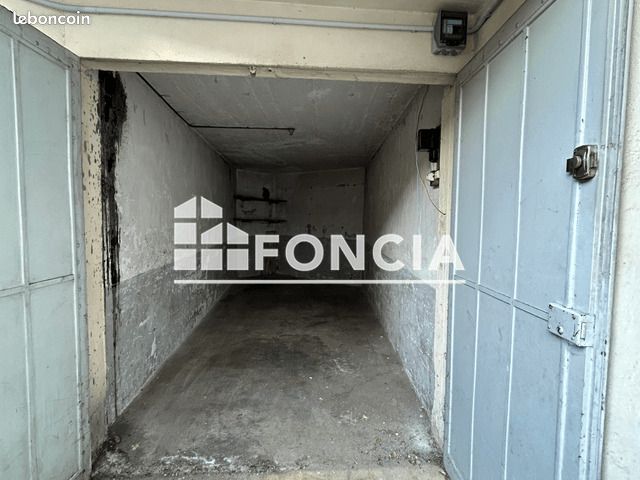 Parking 10 m² · à Voiron · 10 m² · 67 €