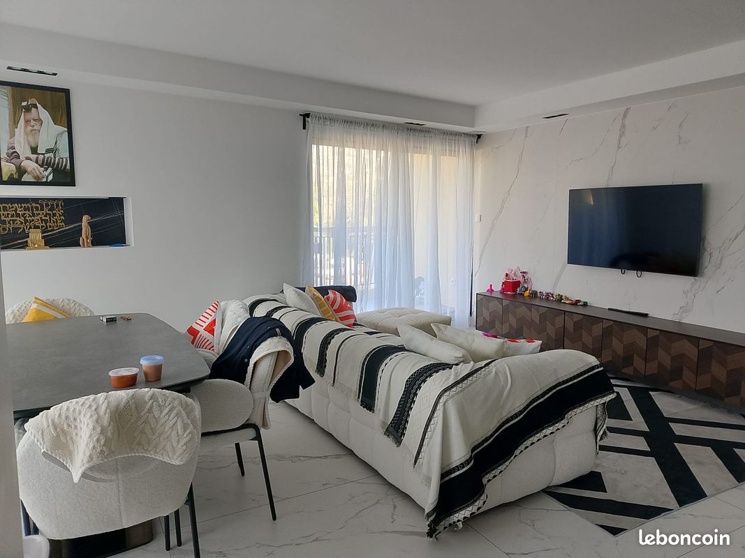 Appartement 5 pièces 100 m² · à Mandelieu-la-Napoule · 100 m² · 2 300 €