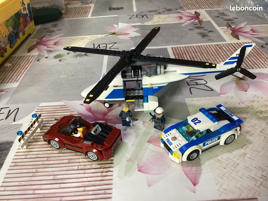 Lego City Police 60138 (image 1)