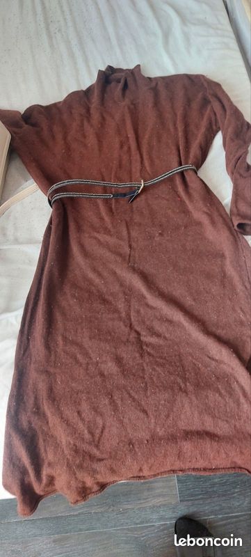 Robe pulls (image 1)