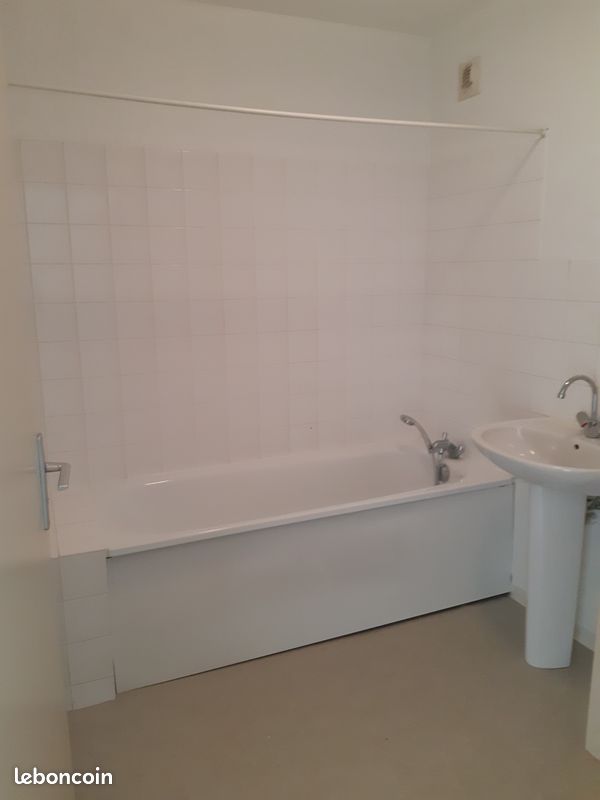 Appartement a louer lons-le-saunier - 3 pièce(s) - 50 m2 - Surfyn