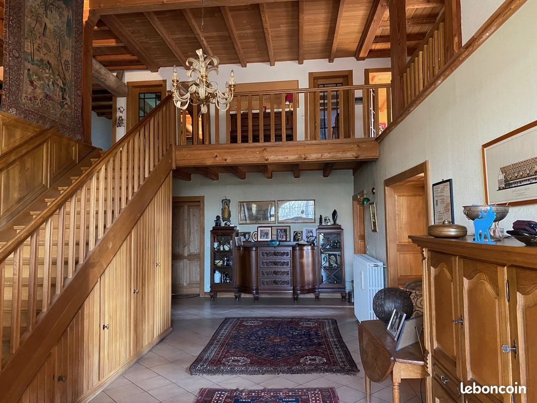 Maison 8 pièces 330 m² · à Courcelles-Chaussy · 330 m² · 745 000 €