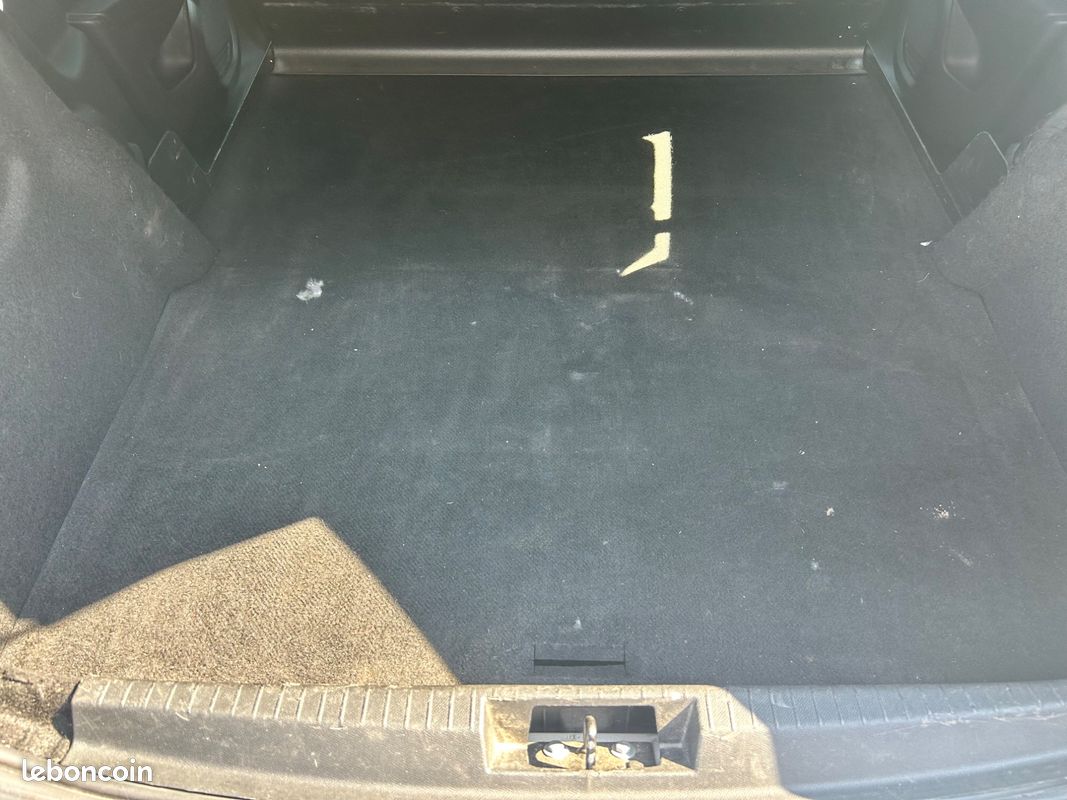 PEUGEOT 208 SOCIETE 1.5 BLUEHDI BVM6 100CH 7275HT CARPLAY - ENTRETIEN COMPLET PEUGEOT -REGULATEUR DE VITESSe (image 19)