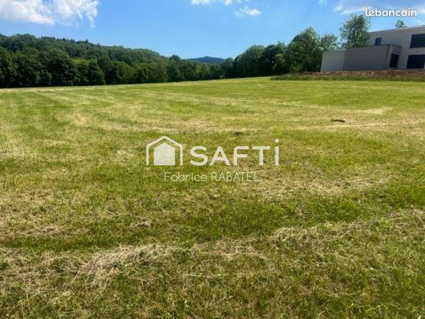 Terrain 1483 m² NEBOUZAT