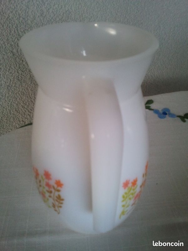 Cruche - Pichet en arcopal (image 3)