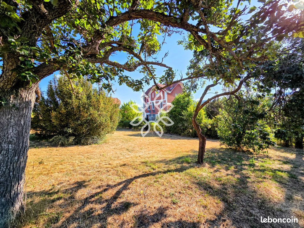Maison 5 pièces 139 m² · à Brassac-les-Mines · 139 m² · 840 €