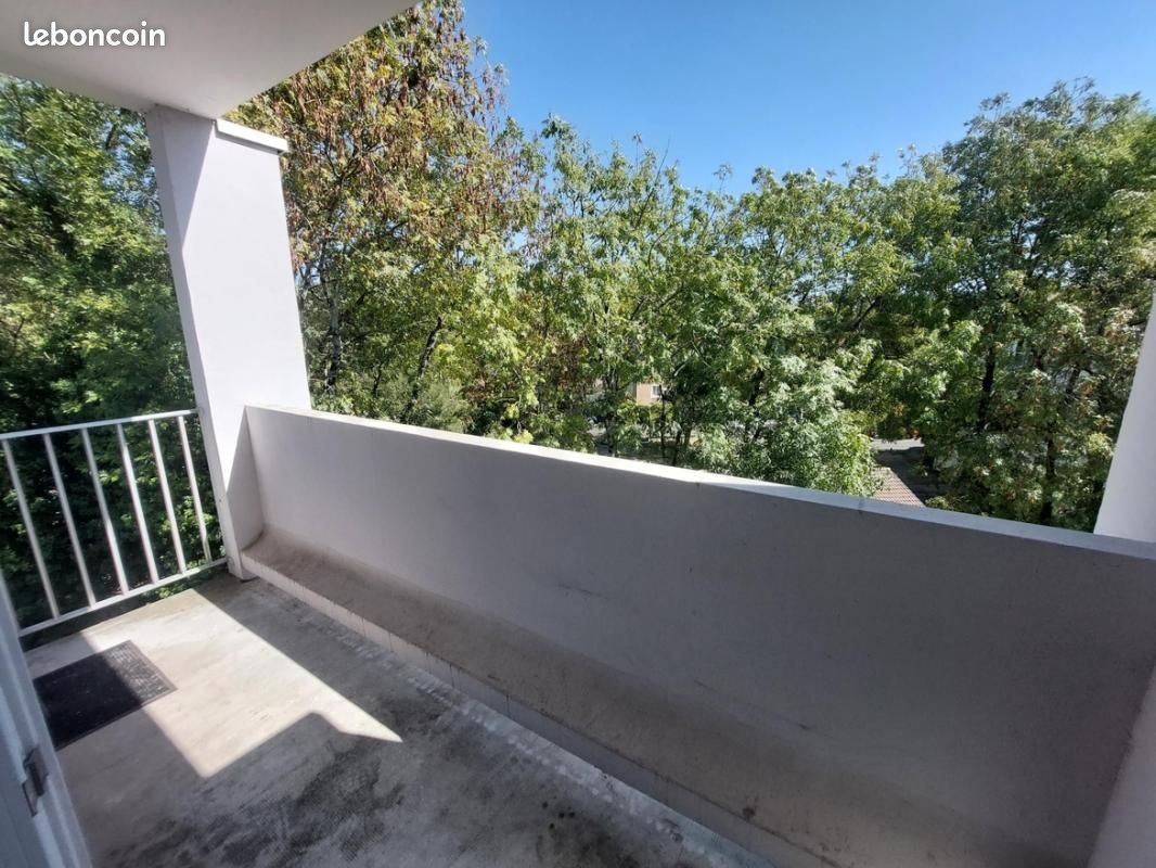 Appartement 1 pièce 16 m² · à Pau · 16 m² · 345 €/mois