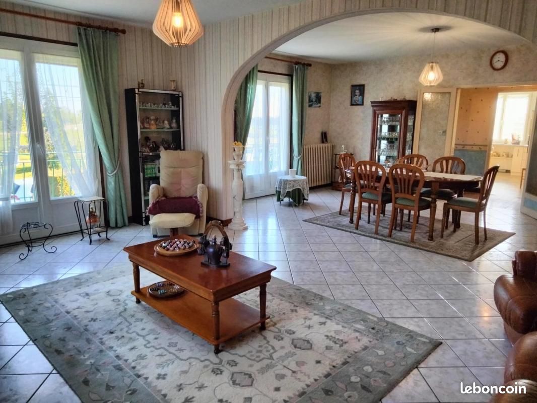 Maison 6 pièces 140 m² - Neuville-de-Poitou 86170 (image principale 8)