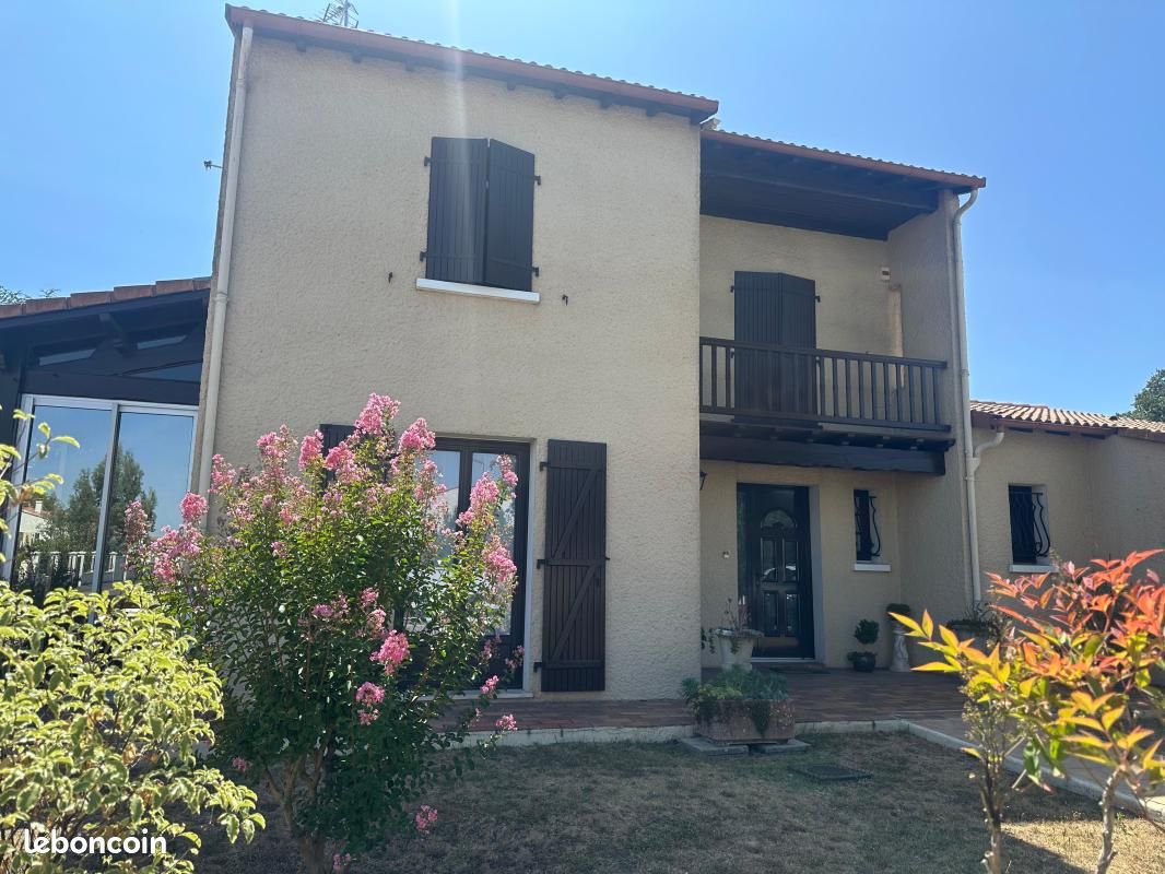 Maison 5 pièces 147 m² · à Saintes · 147 m² · 349 800 €