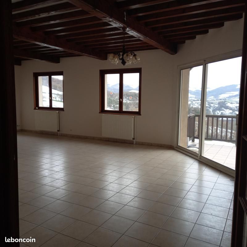 Maison 4 pièces 114 m² · à Saint-Laurent-de-Chamousset · 114 m² · 995 €/mois