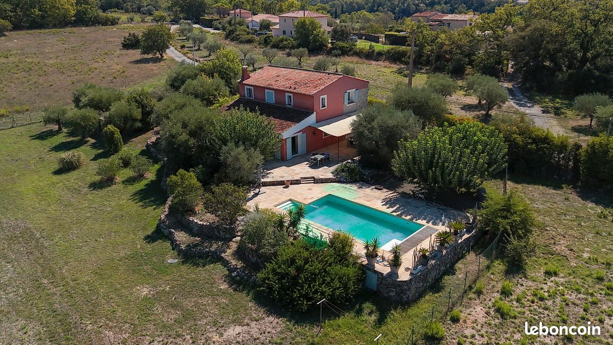 Maison 7 pièces 205 m² · à Bagnols-en-Forêt · 205 m² · 790 000 €