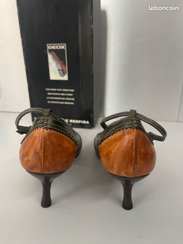 Escarpins Geox En Cuir Patiné Noir - Talon Haut (plus De 7 Cm) - Taille 37 - Occasion Très Bon état