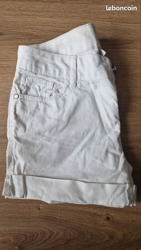 Short (image 4)