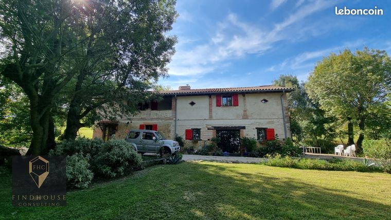 Propriété 7 pièces 240 m²