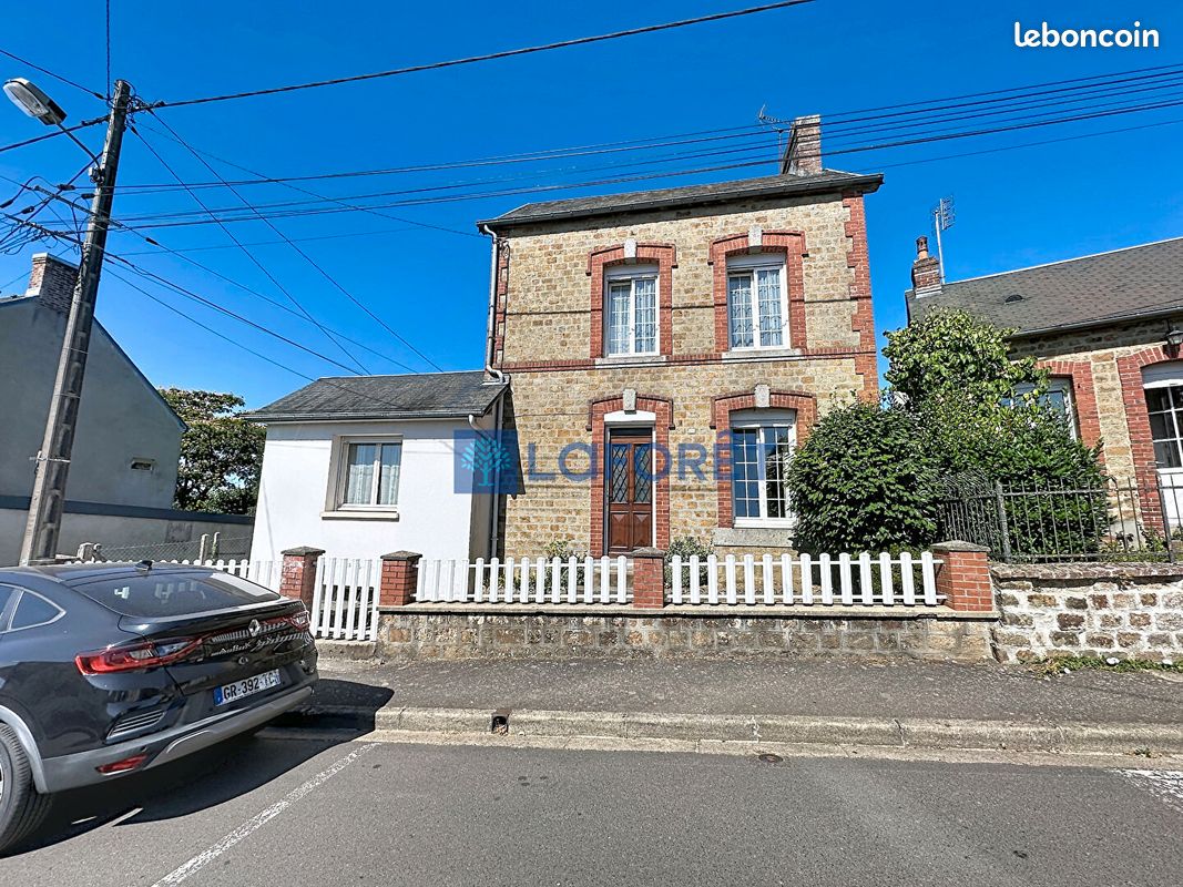 Maison 4 pièces 90 m² · à Saint-Georges-des-Groseillers · 90 m² · 81 750 €