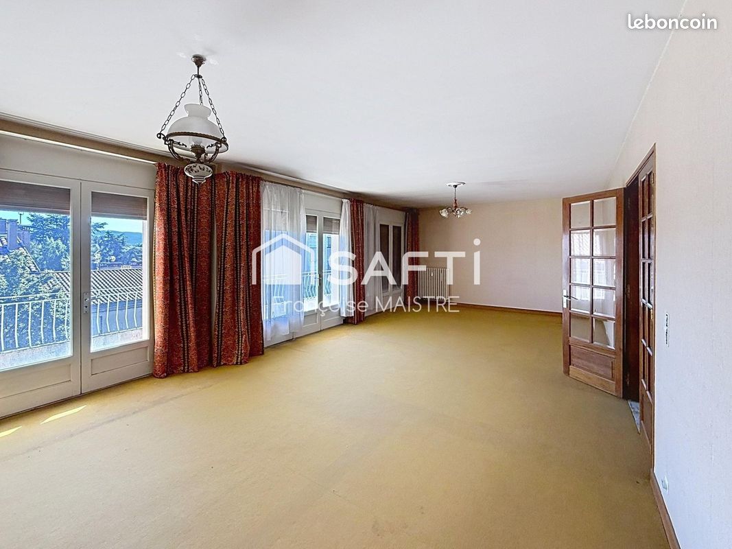 Appartement 6 pièces 134 m² · à Castres · 134 m² · 130 000 €