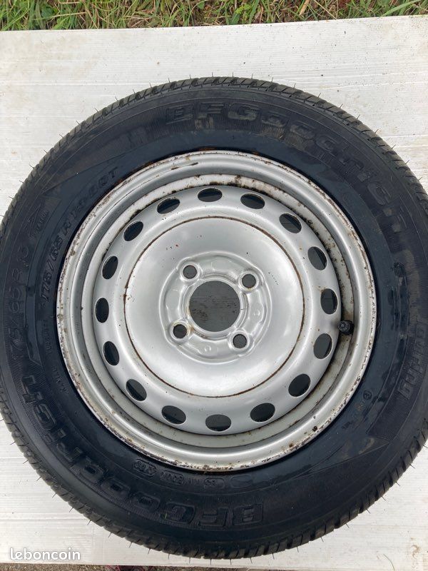 Roue complète Polo pneu neuf 175/65 R13 (image 1)