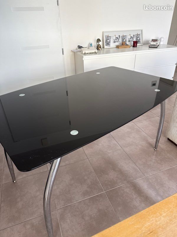 Table en verre (image 2)