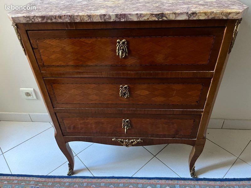 Commode (image 1)