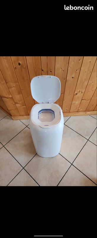 Poubelle à couche (image 1)