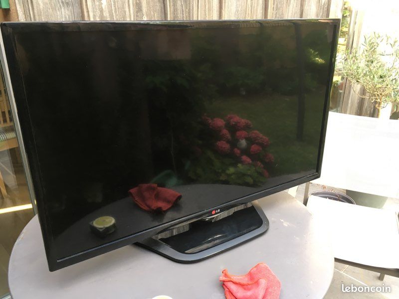 Téléviseur 39 pouces - 98 cm LG 39LN400 HDMI+Péritel (image 3)