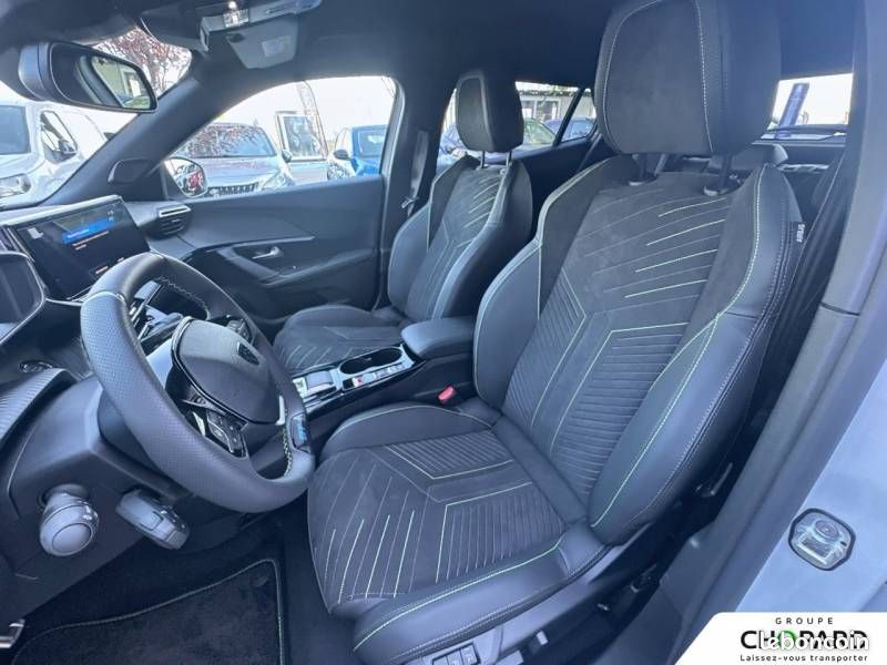 Peugeot 2008 Hybrid 145 e-DCS6 GT Exclusive (image 11)