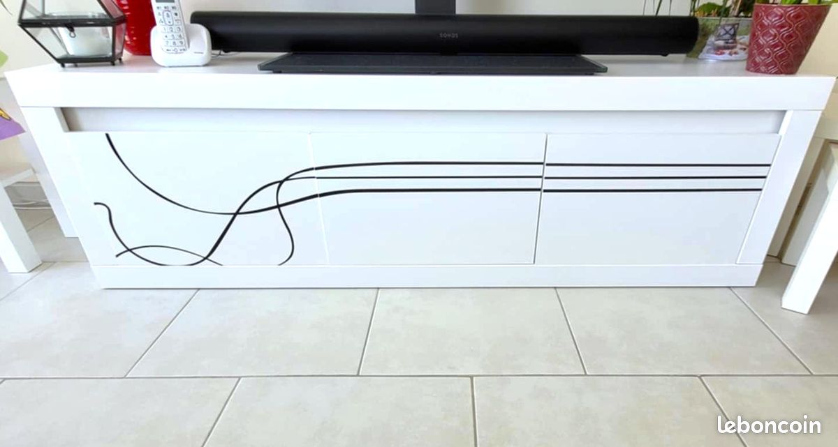 Meuble TV avec éclairage LED (image 1)