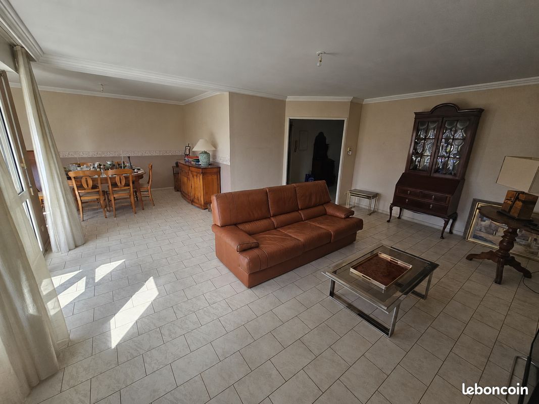 Appartement 4 pièces 89 m² · à Saint-Étienne · 89 m² · 160 000 €