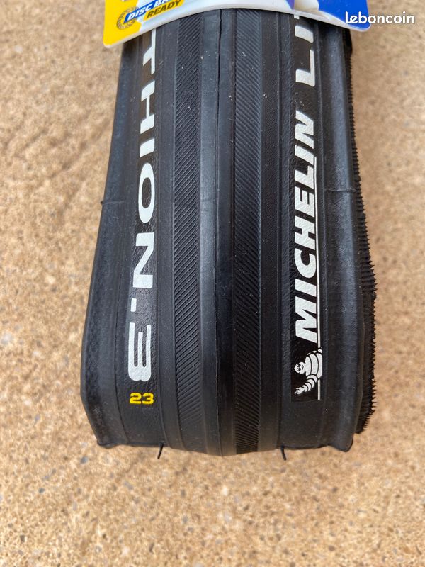 2 pneus Michelin lithion 3 700X23 - Équipements vélos