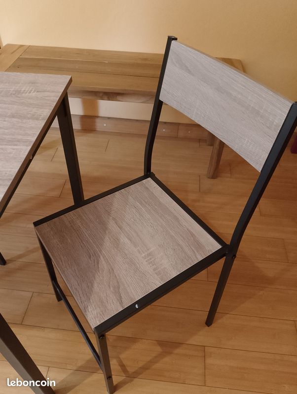 Set table et deux chaises a monter (image 2)