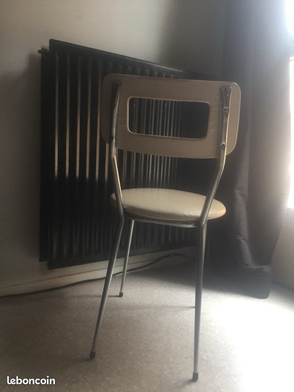 Chaises vinyle blanches (image 2)
