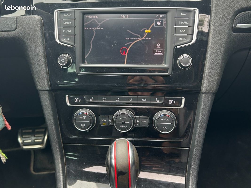 VOLKSWAGEN GOLF 7 GTI 2.0 TFSI 16V 265 ch Club Sport Toit Ouvrant Sièges Récaro GPS Garantie 12 mois (image 13)