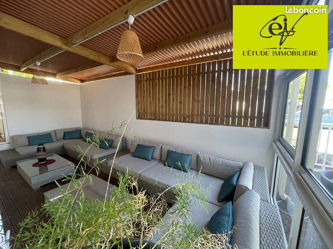 Maison 10 pièces 350 m² · à Saint-Pierre · 350 m² · 4 900 €