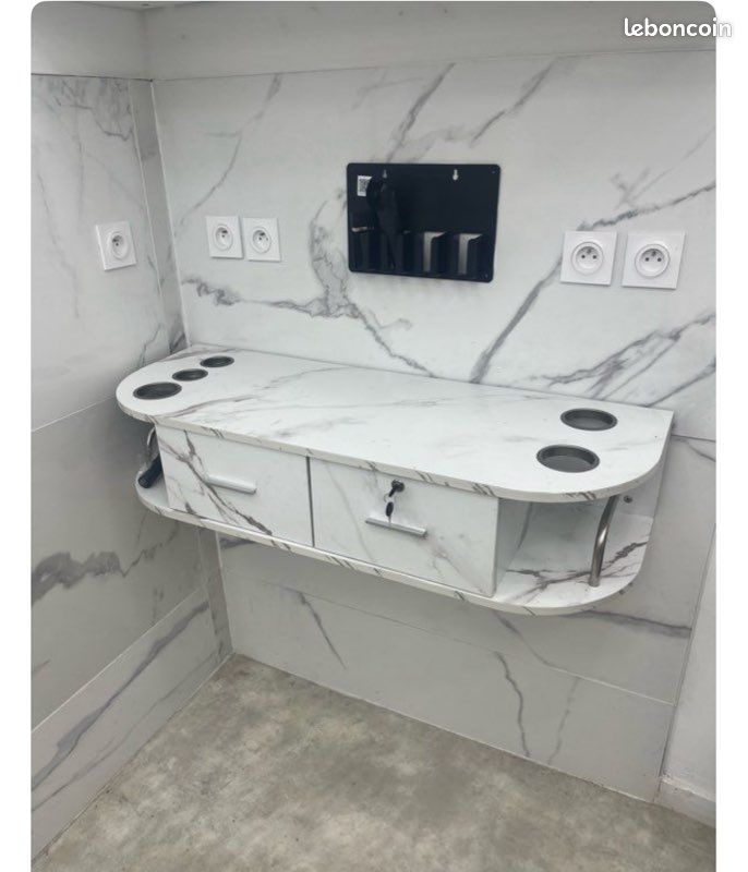 Coiffeuse murale (image 1)