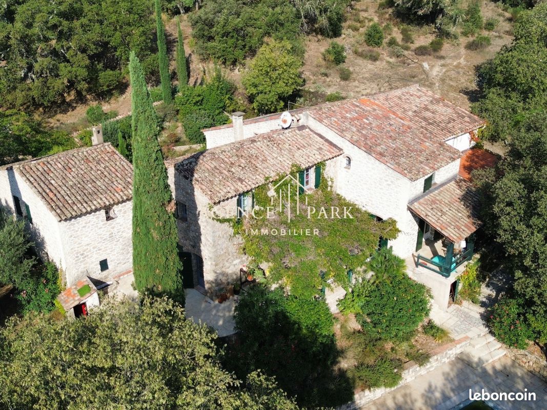 Maison 9 pièces 267 m² · à Le Muy · 267 m² · 870 000 €