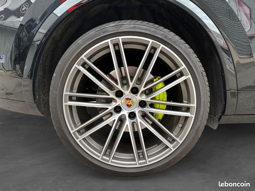 PORSCHE CAYENNE 3.0 V6 E-HYBRID COUPE - 340Ch - Toit ouvrant Pack Chrono Siège 18 positions Garantie 12 mois (image 19)