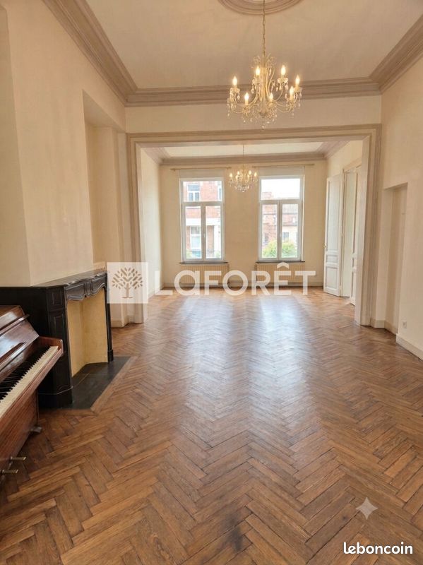 Maison 6 pièces 216 m² · à Halluin · 216 m² · 270 000 €