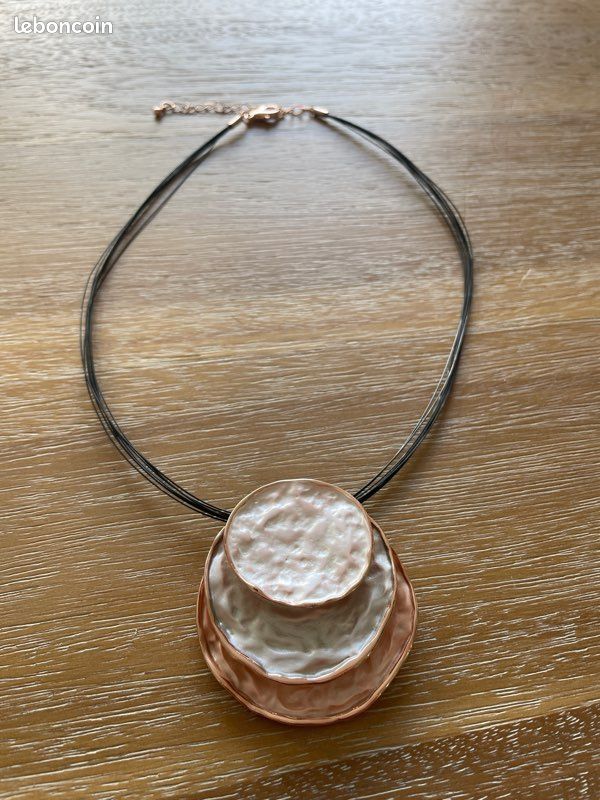 Collier nacré rose (image 1)