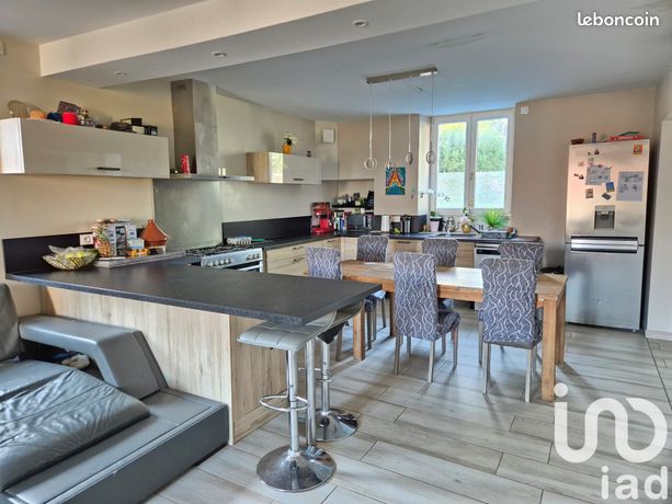 Maison 7 pièces 215 m²