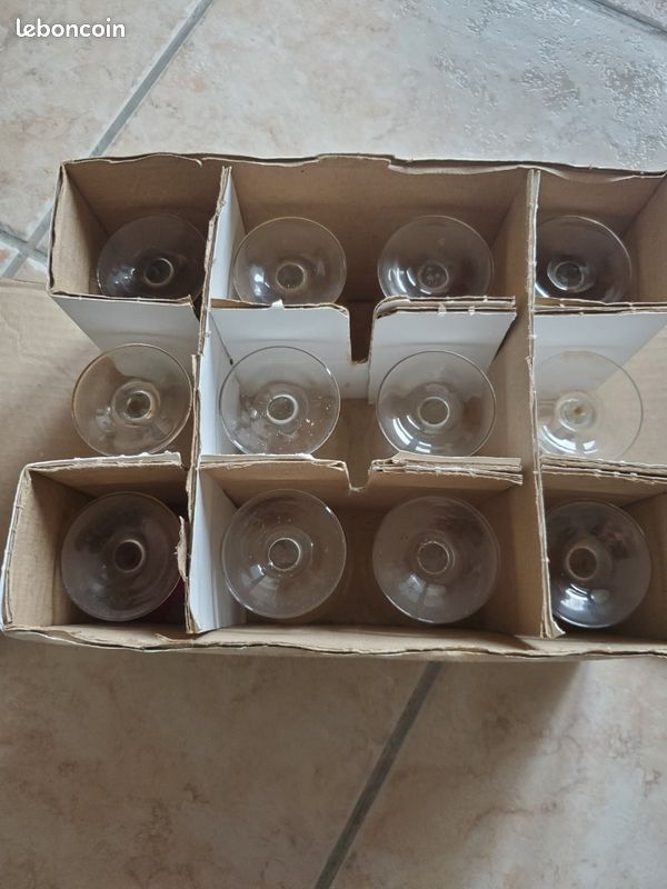 Verre à vins (image 1)