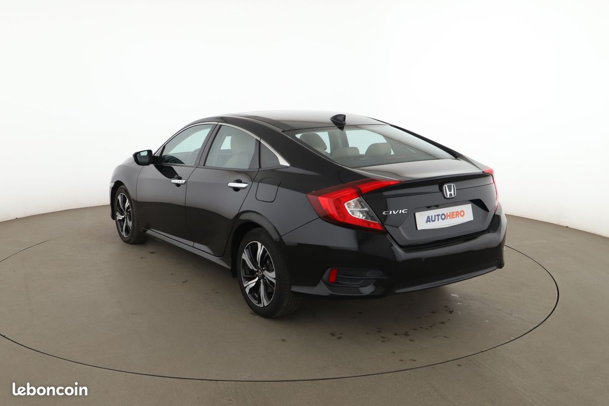 Honda Civic 1.6 i-DTEC Exclusive AT 4P 120 ch (image 2)