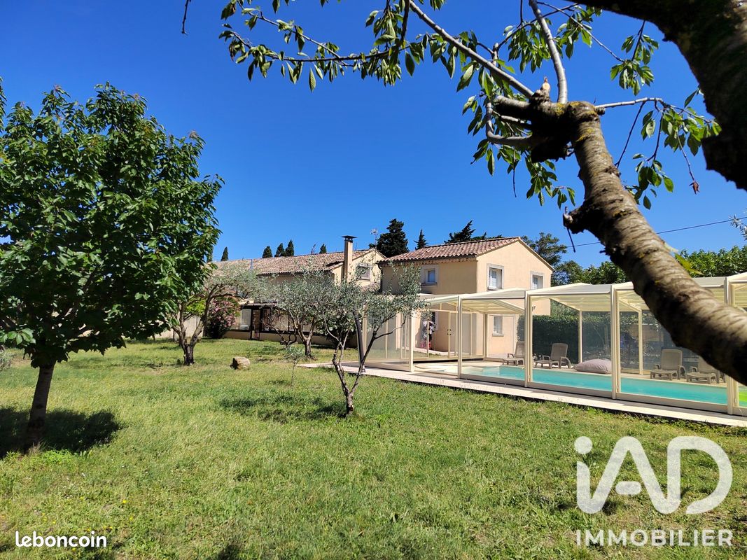 Maison 8 pièces 160 m² · à Camaret-sur-Aigues · 160 m² · 460 000 €