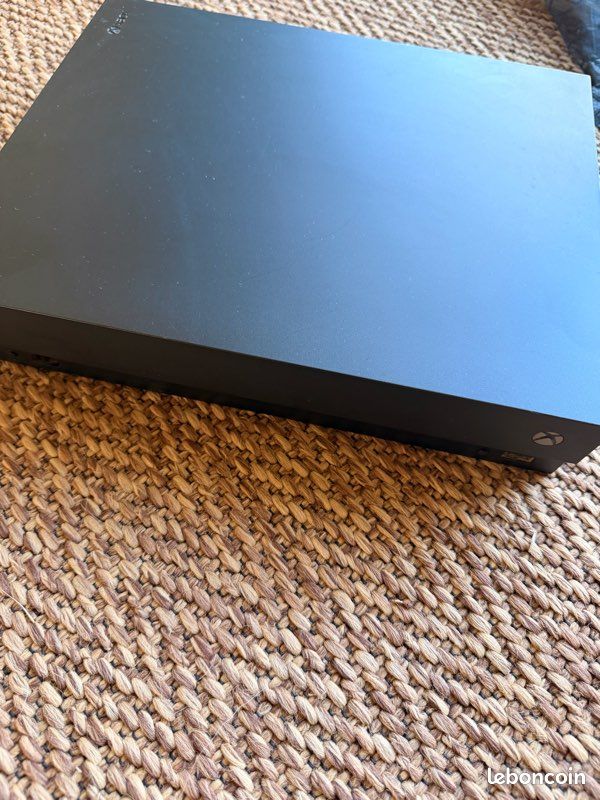 Xbox one x (image 1)