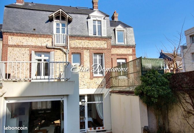 Maison 8 pièces 227 m²
